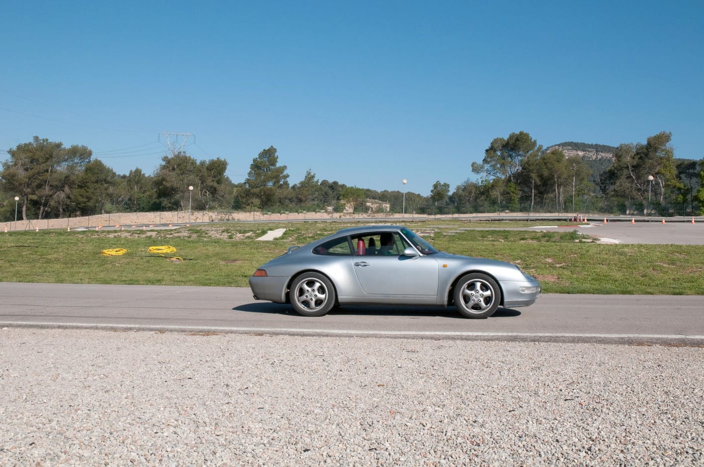 Un 993 plata rodant al Summer Ride 2017