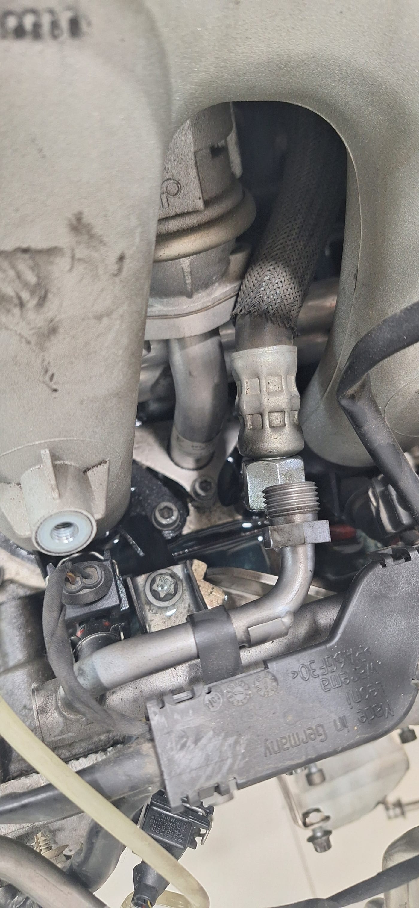 Conducte d'admissió del turbo i les seves connexions, abans de desmuntar