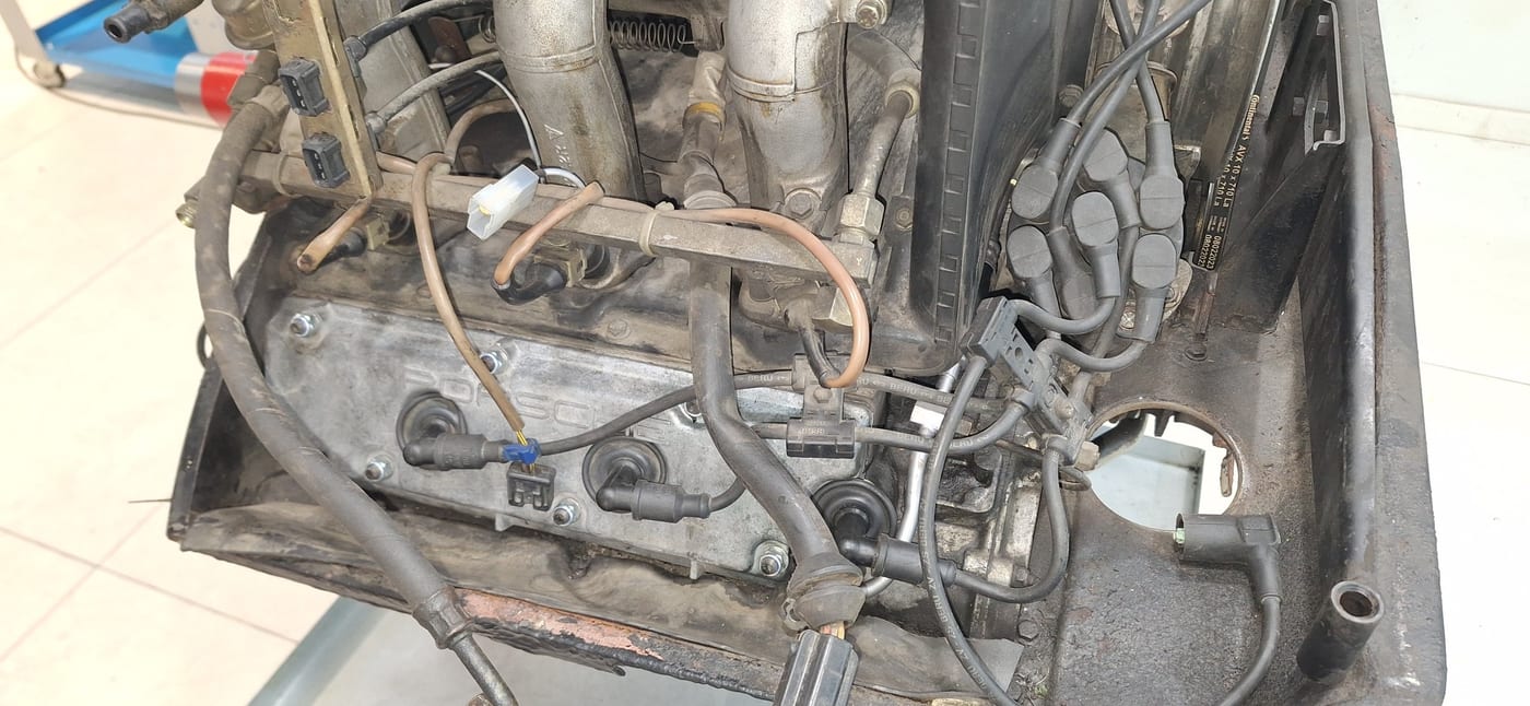 Tapa de balancines y cableado del 3.2 serie G antes del despiece
