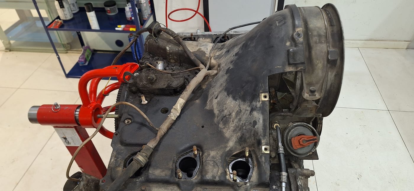 El 3.2 serie G sin culatas, con la carcasa del ventilador todavía puesta