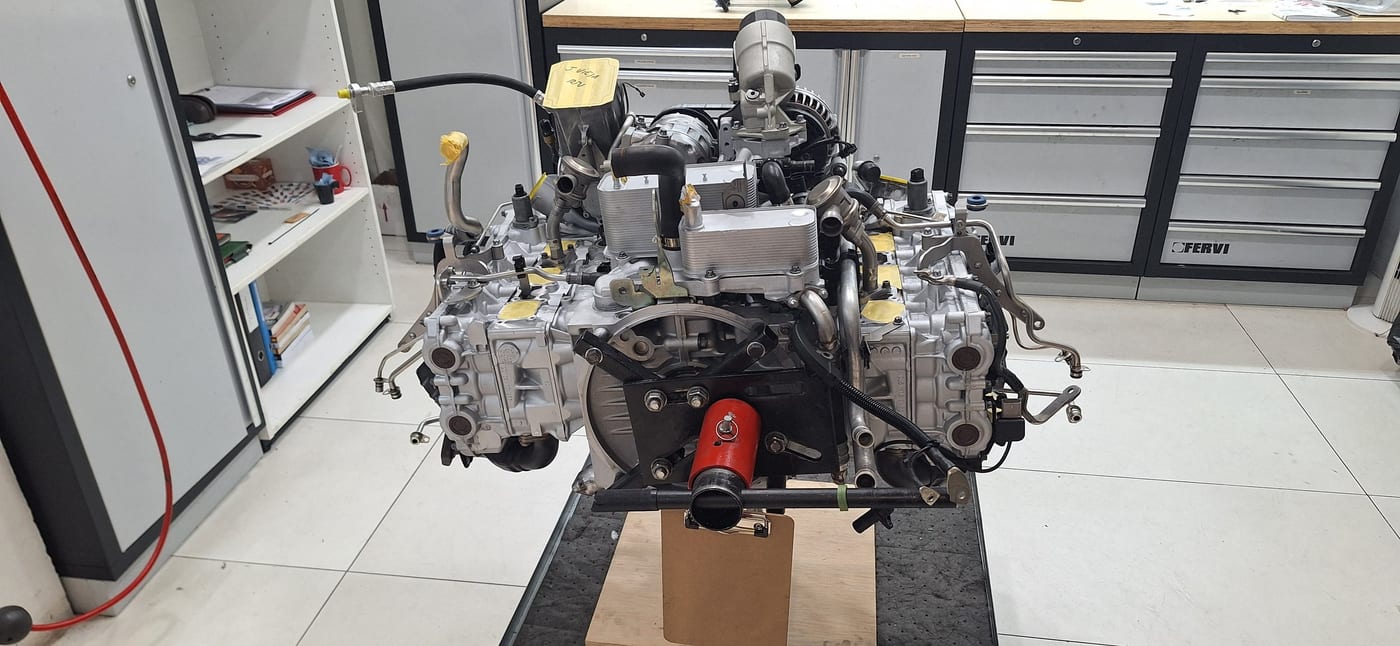 El motor del 997.1 Turbo acabat i precintat, a punt per sortir del taller