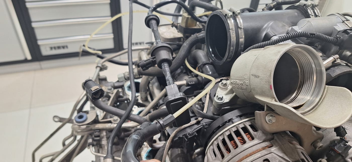 Boca d'admissió del turbo i alternador del 997.1 Turbo, amb el motor al cavallet