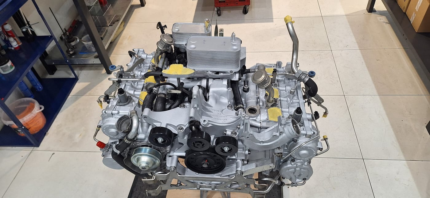 El motor del 997.1 Turbo pel costat de l'intercanviador, amb el muntatge avançat