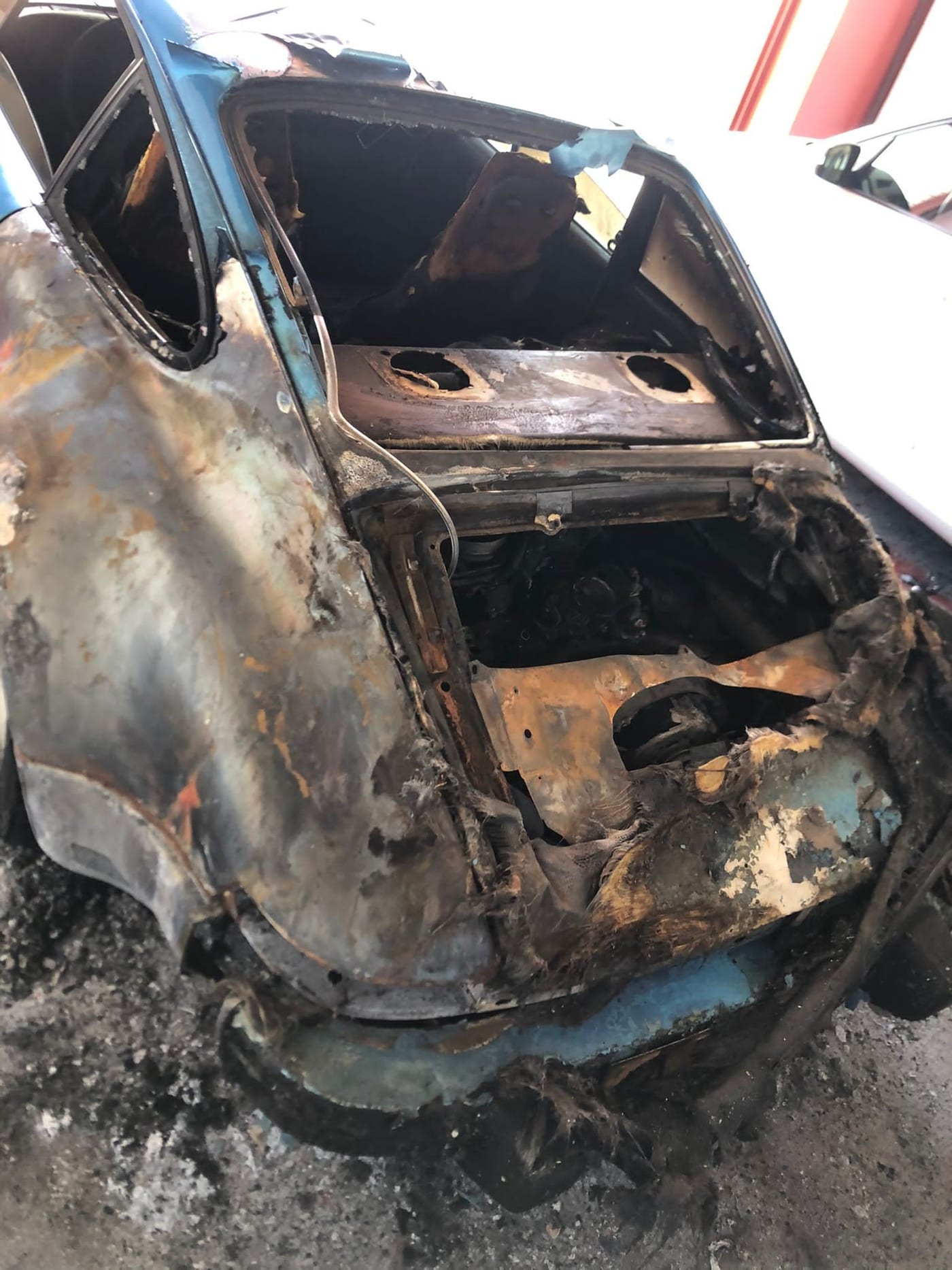 L'habitacle de la 930 Turbo entièrement calciné après l'incendie
