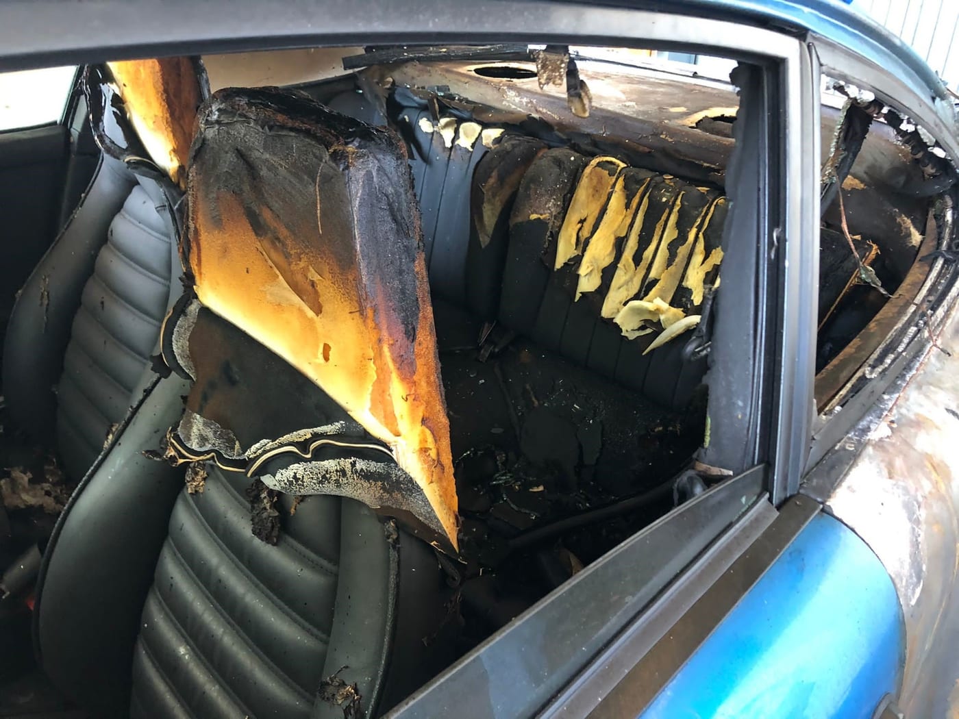 Intérieur de la 930 Turbo, sellerie brûlée et mousse à nu
