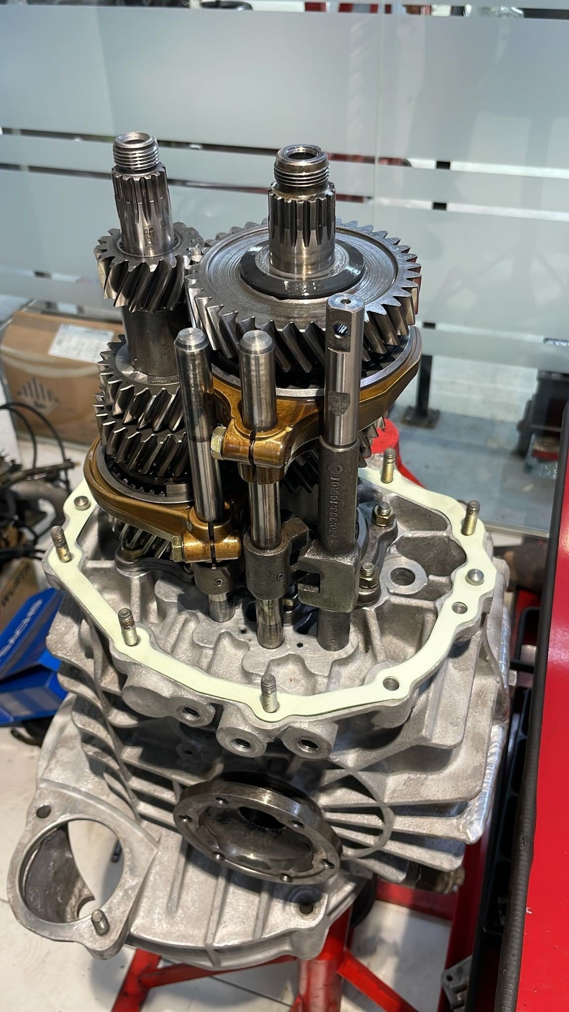 Los engranajes de la caja de cambios del 930 Turbo, despiezados
