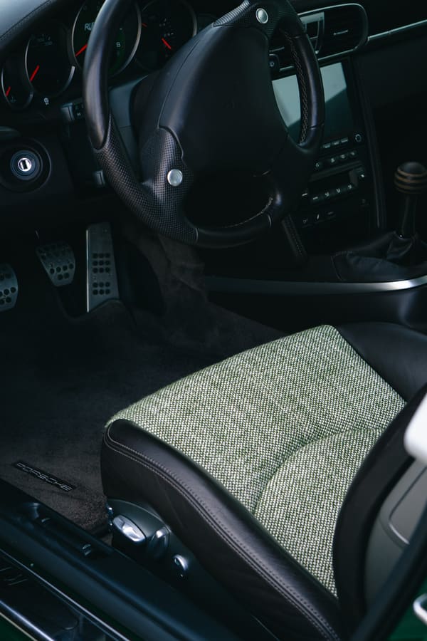 Asiento del conductor y pedales